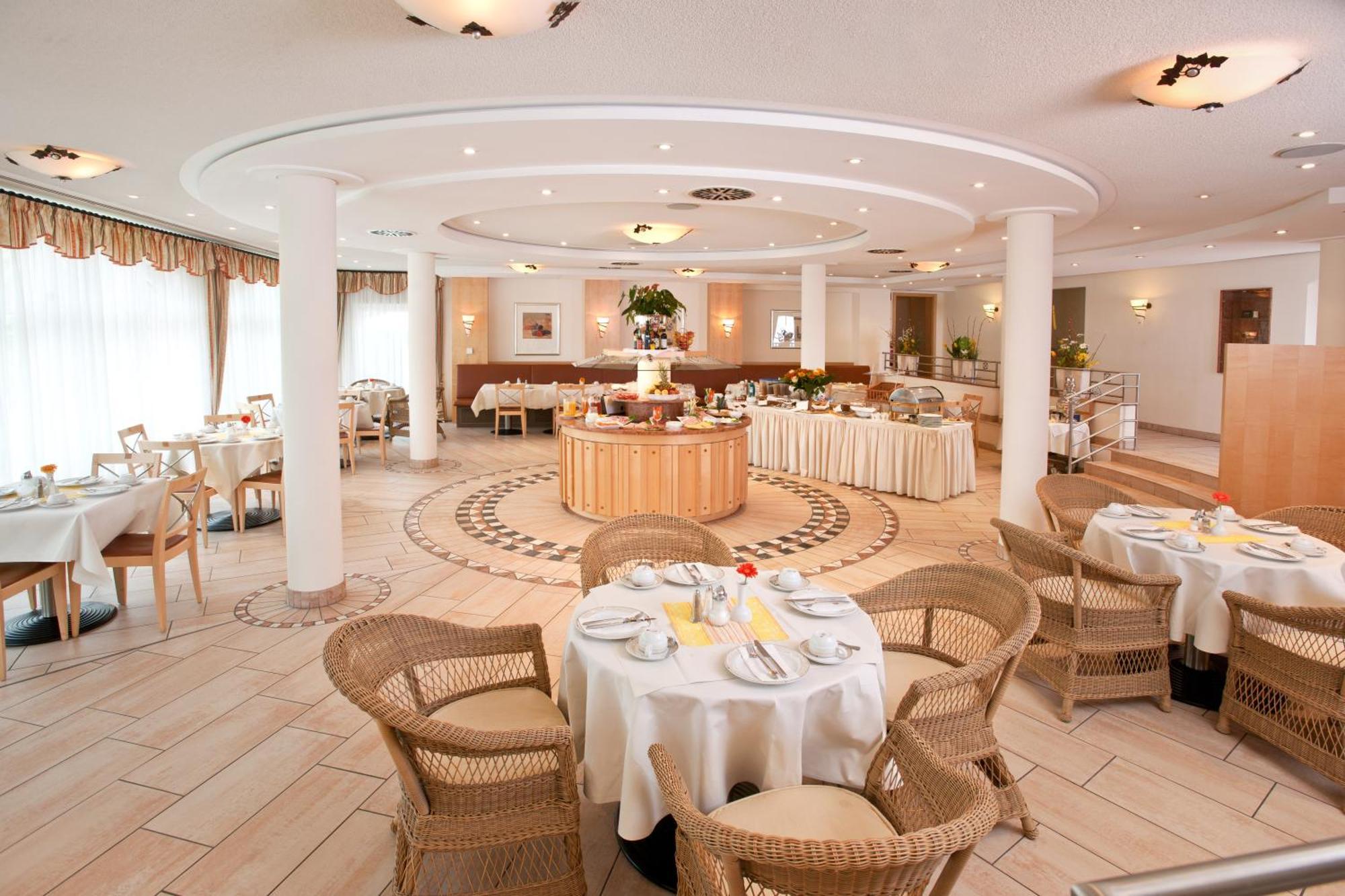 Hotel Barbarossa Дюселдорф Екстериор снимка