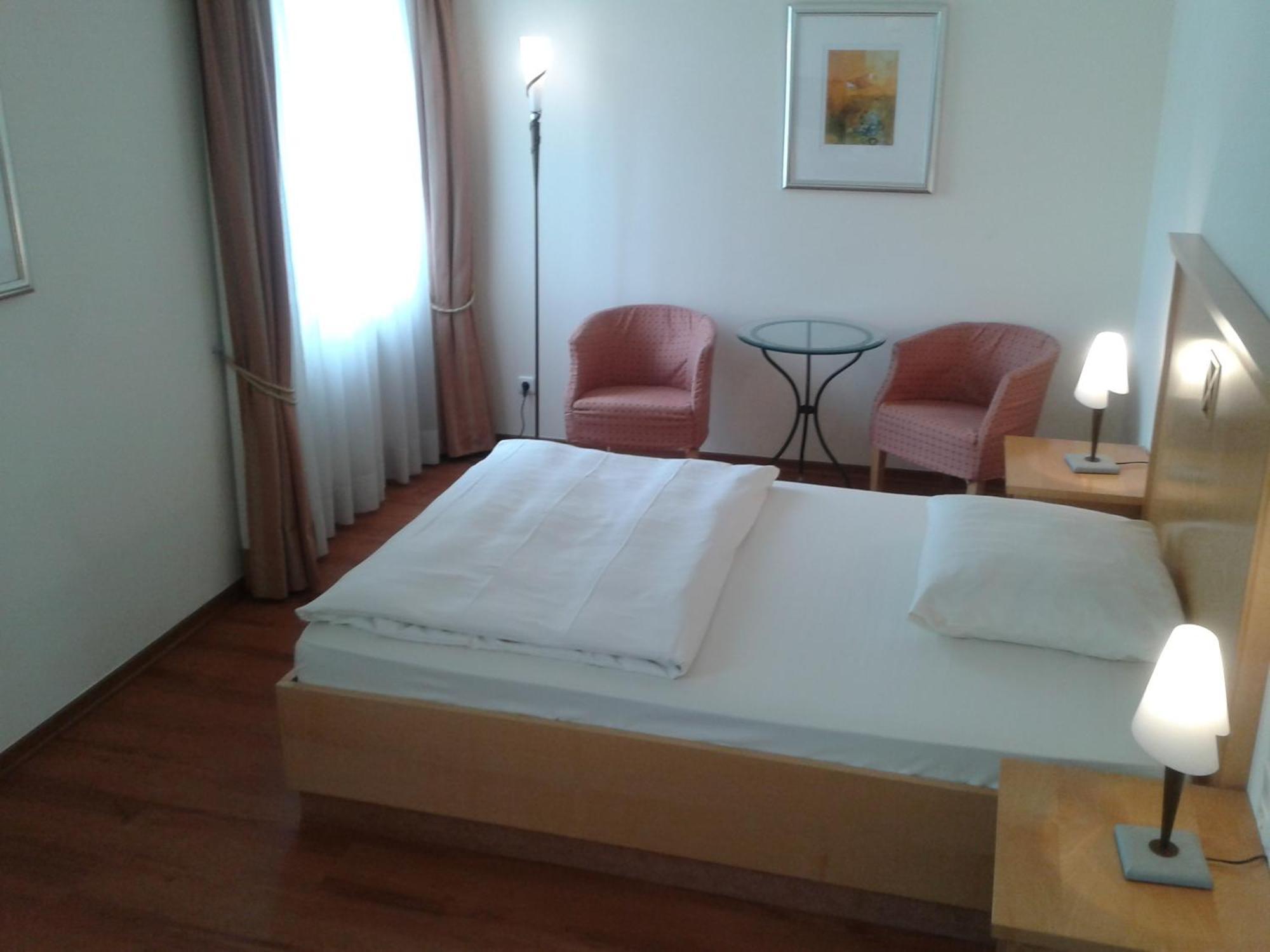 Hotel Barbarossa Дюселдорф Екстериор снимка